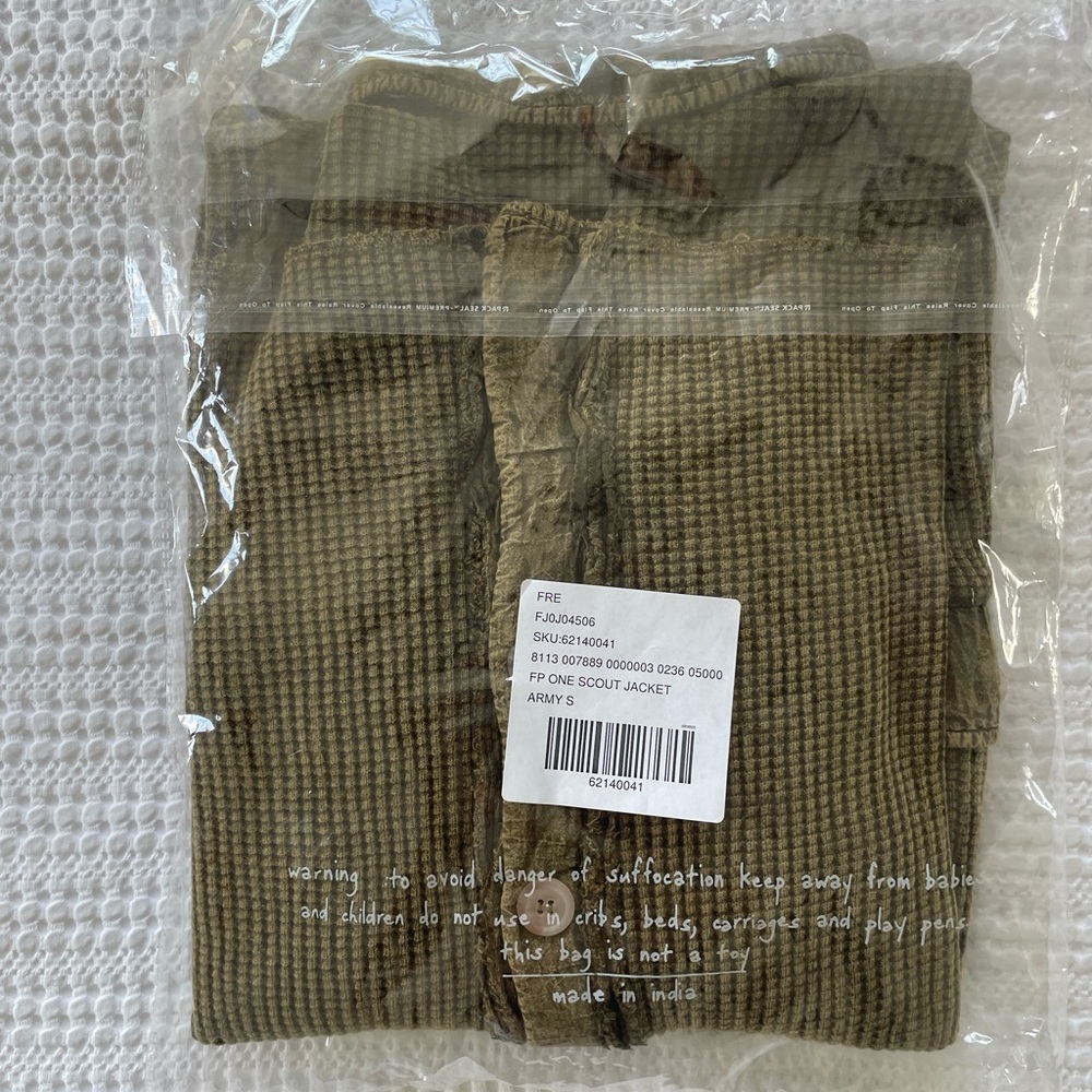 NWT Free People One Scout jacket in Army size S sold out - Picture 4 of 6